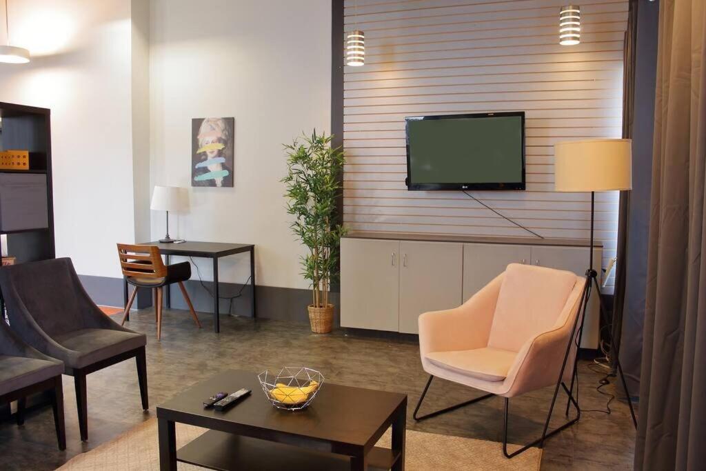 Suite #B, Industrial Styling, Ac Halifax Exteriör bild